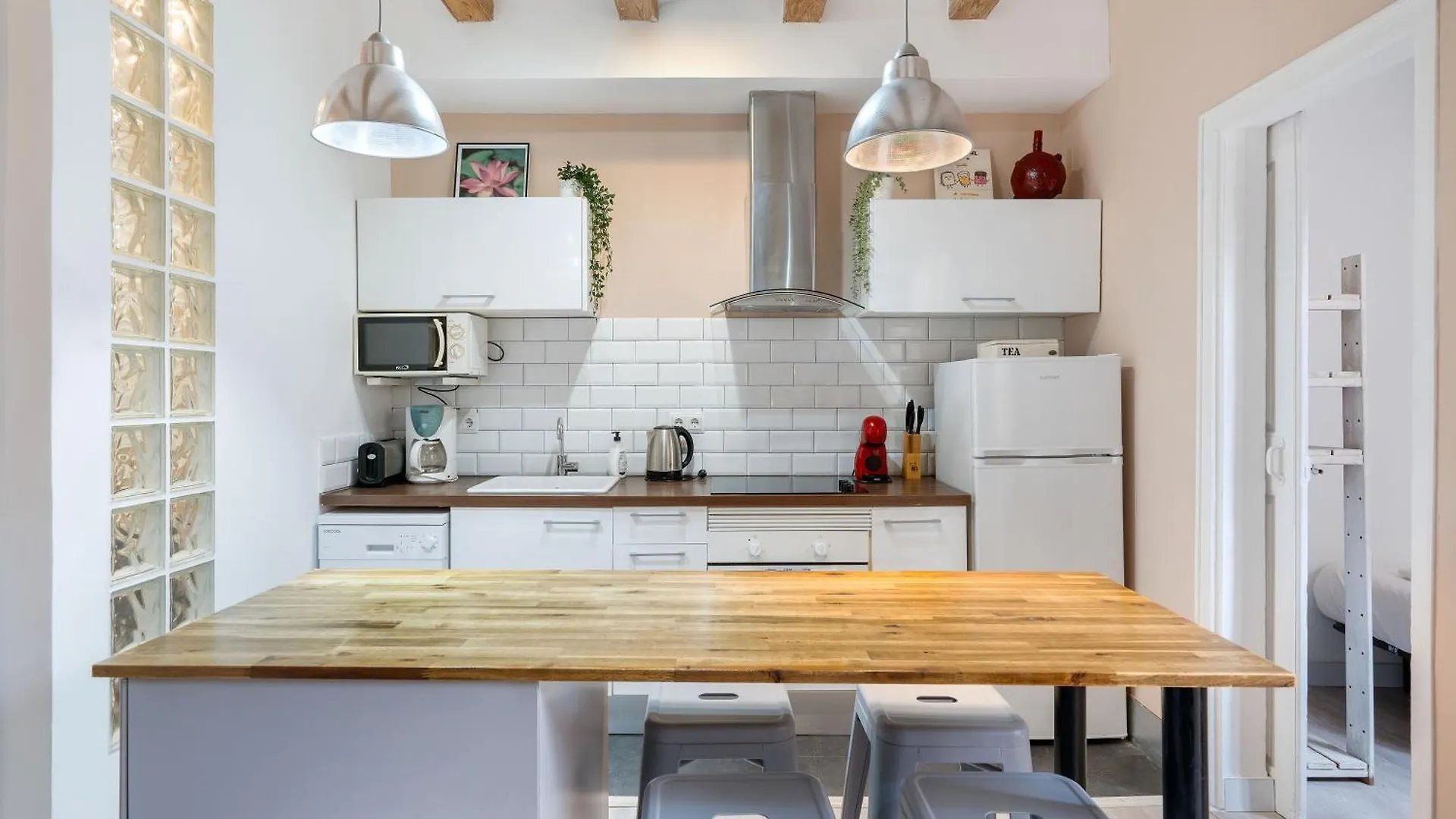 Fridays Flats Retro Chic In Poble Sec Lejlighed Barcelona